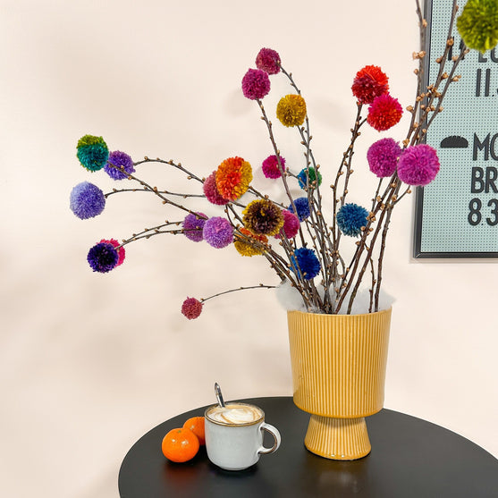 Hoop Pompom Maker Set - Hobbii
8