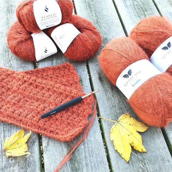 Fluffy Glitz - Sweater
4