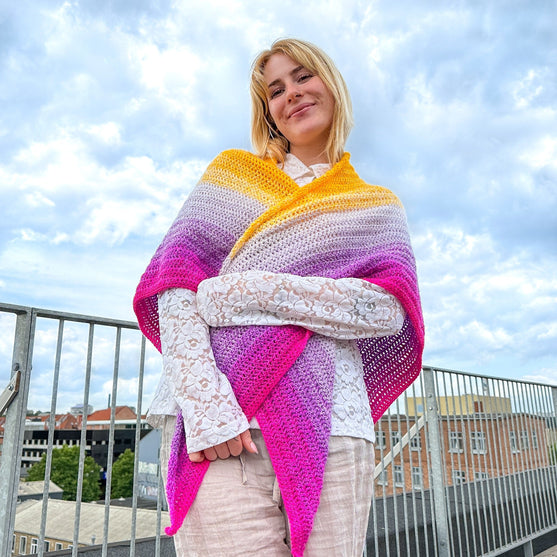 Simple Lines Alpaca - Shawl
6