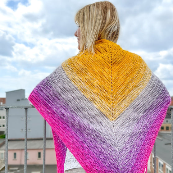Simple Lines Alpaca - Shawl
1