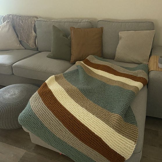 Snuggle Together - Throw blanket
8