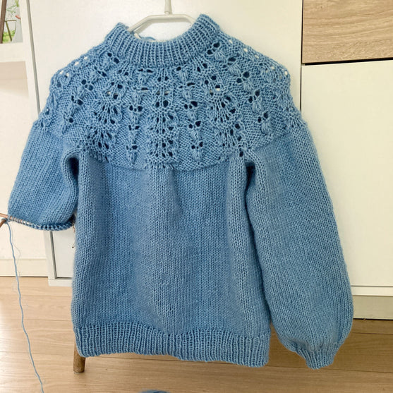 Spring Waves - Sweater
6