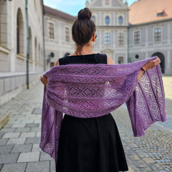 Vronerl - Shawl
2