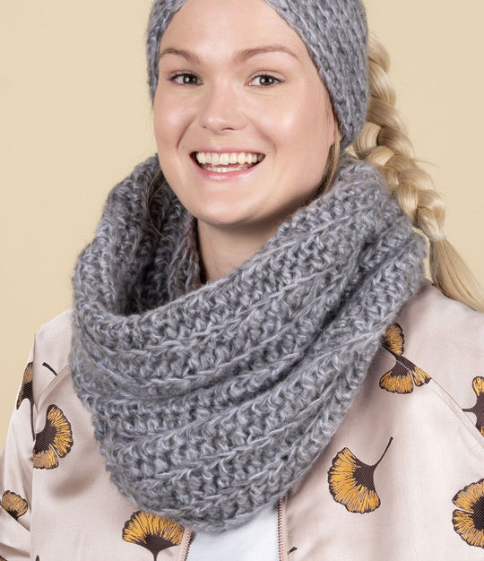Holly - Tube scarf