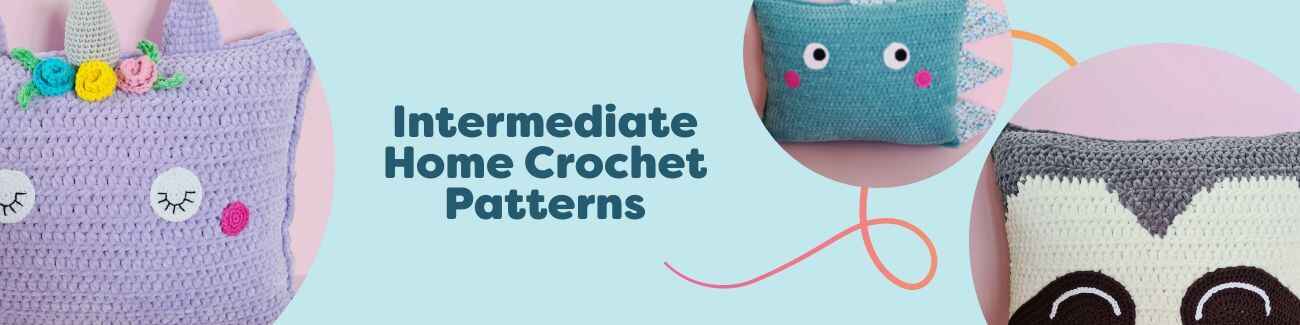 Collection of free intermediate home crochet patterns from Hobbii featuring pillows, placemats, and seasonal decorations in modern colors.