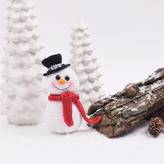 

Crocheted Snowman
2