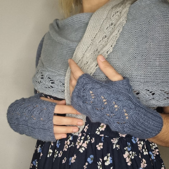 

Never Ending - Wrist warmers
4