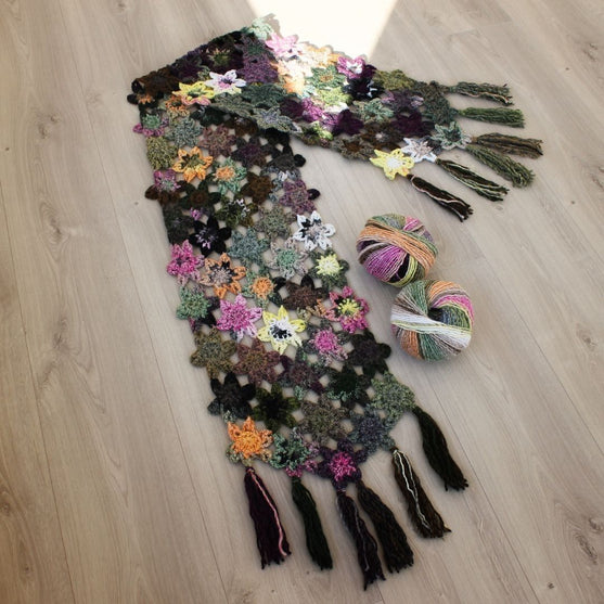 

8030-388 Flowers Shawl
1
