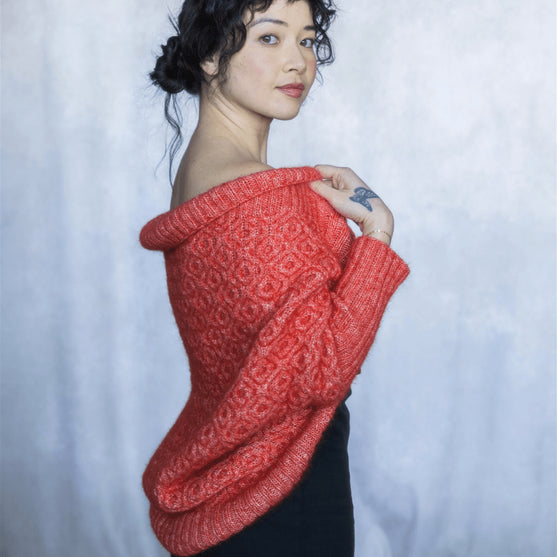 

Vatra - Cabled Shrug
3