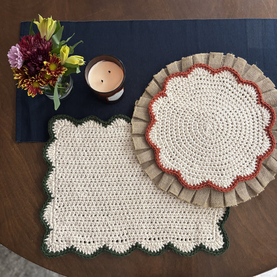 

Scallops - Round Placemat
4