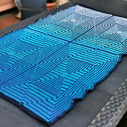 Geo Twister - Table Runner