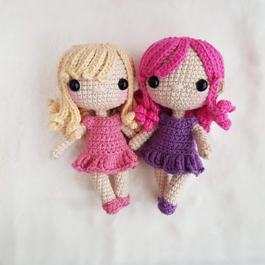 Sisters Ada and Kat