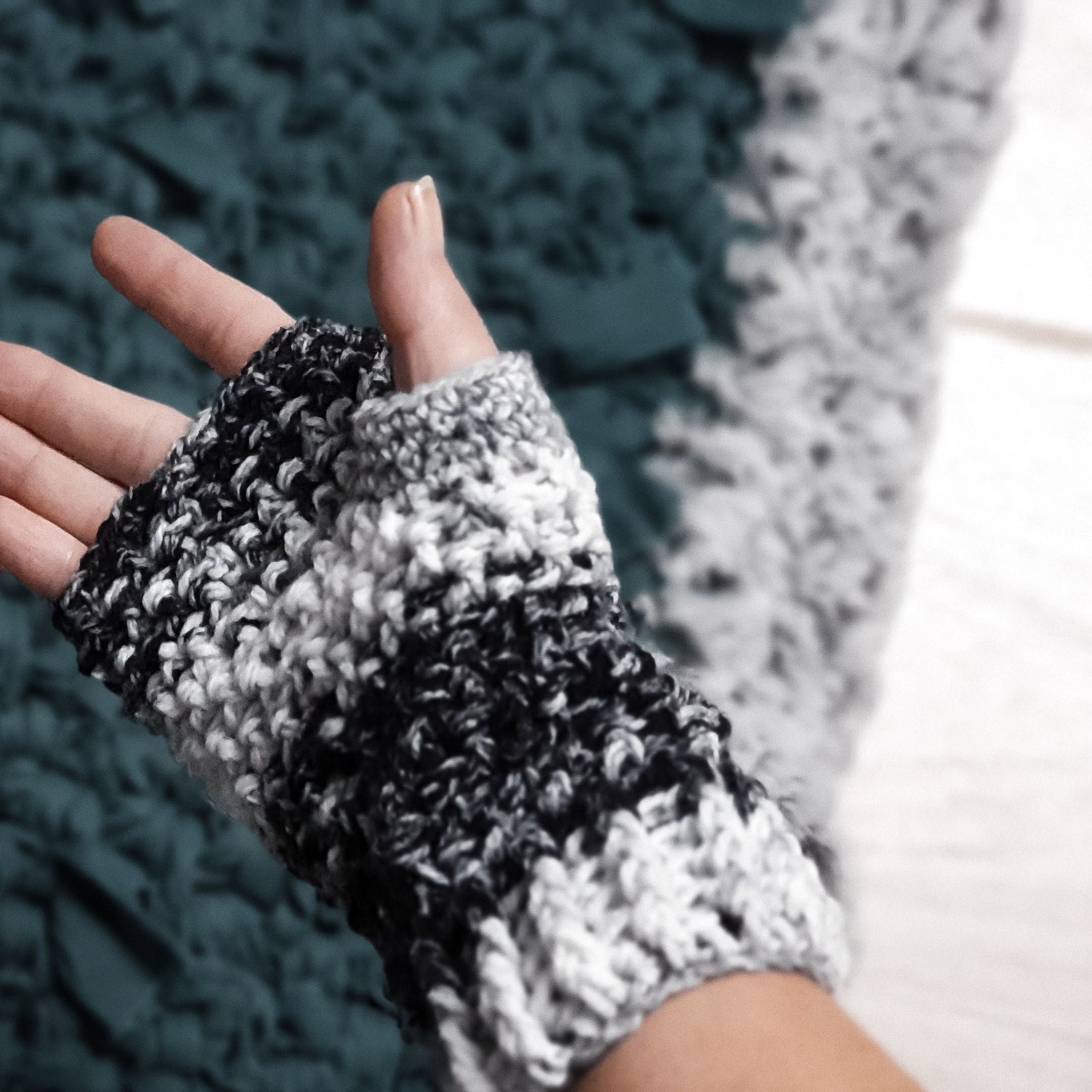 Salt and Pepper - Fingerless Gloves – Hobbii