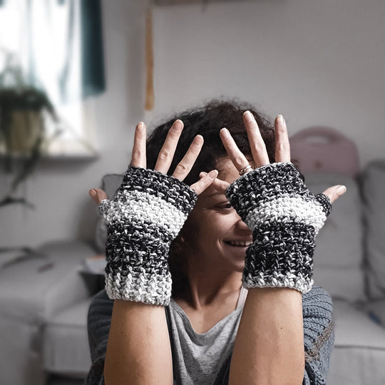 Salt and Pepper - Fingerless Gloves