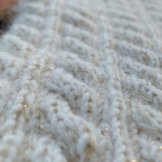 

Tinseltown - Sweater
6