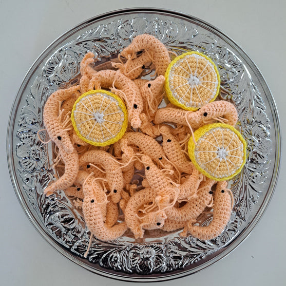 

Shrimps and lemons
1