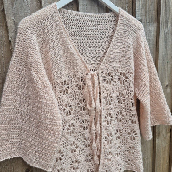 

Dahlia - Cardigan
7