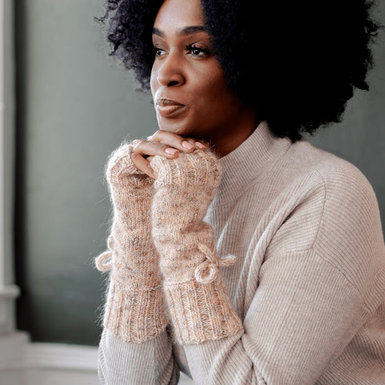 

Willow - Fingerless Mitts
9