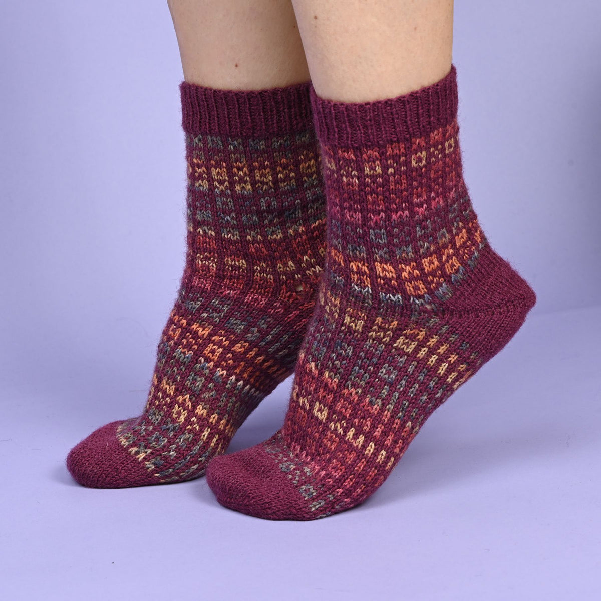 Noale_Socks_Burgundy-07.jpg