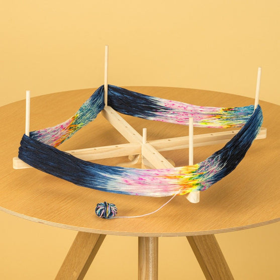 

Wooden Yarn Swifter w. base - Hobbii
4