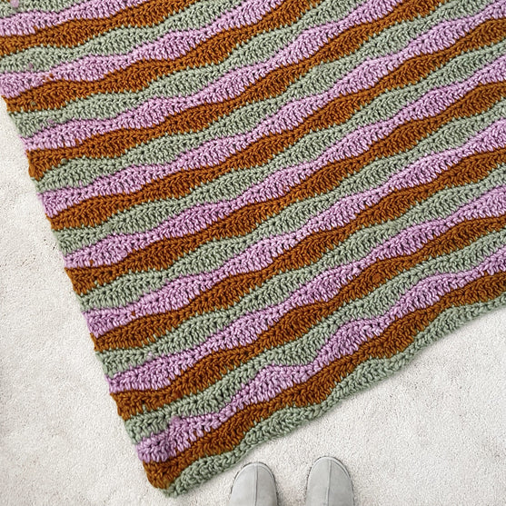 

Dreamy Waves - Blanket
1