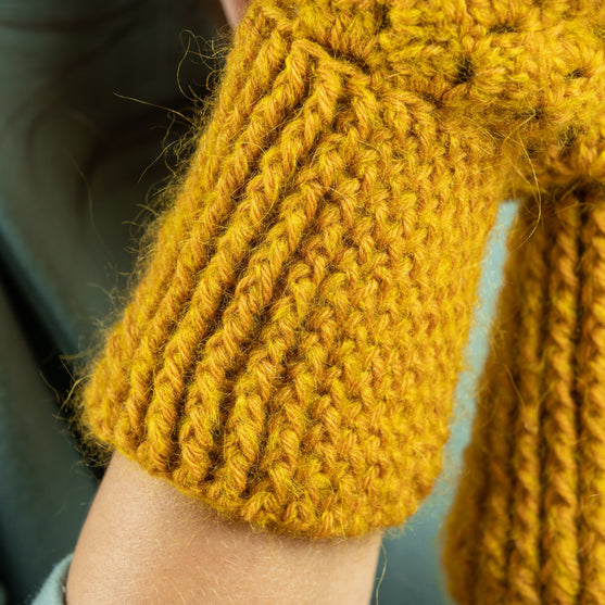 

Afrodite - Wrist Warmers
4