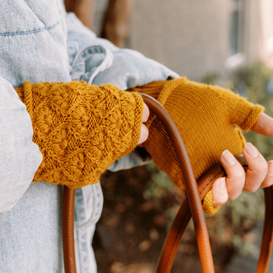 

Kvitka - Textured Flower Mittens
1