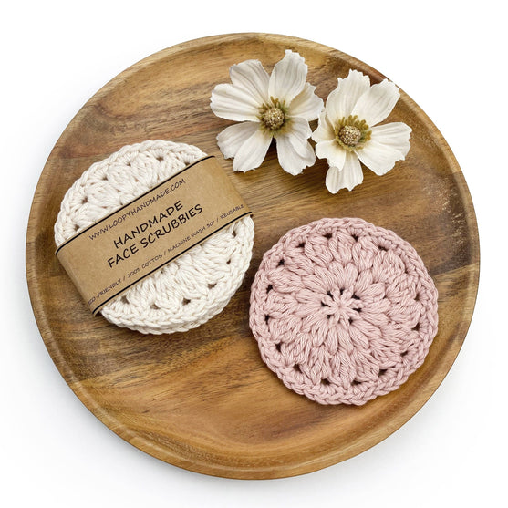 

Floral - Face Scrubby
4