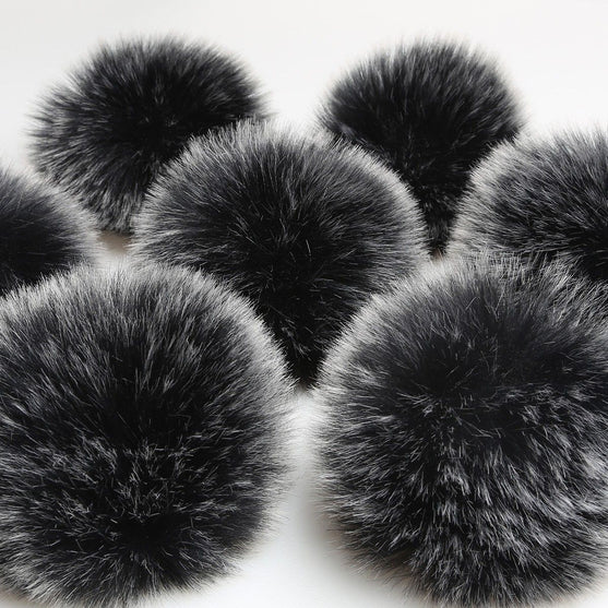 

Pom Pom - Dark Gray - Go Handmade
2