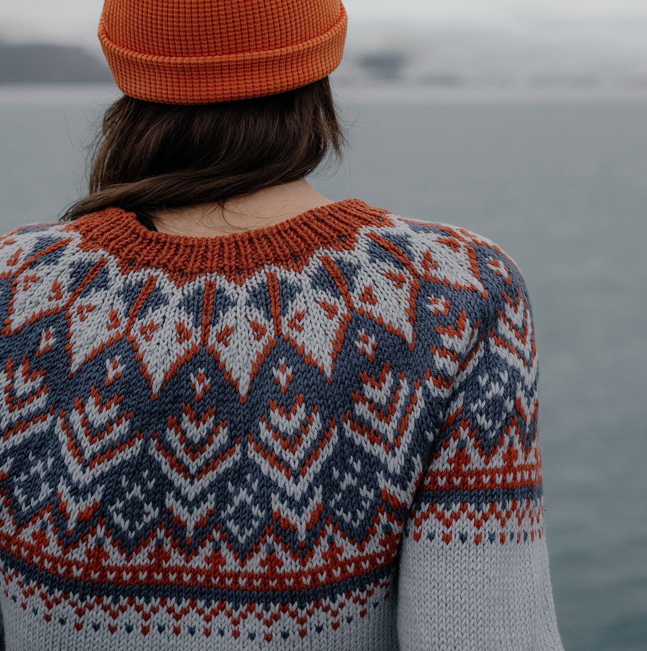【YOURNUS】Holly Stripe Half Knit Arctic Holly - Sweater – Hobbii