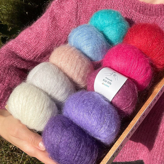 

Rust & Rhythm - Bandana - Knit Kit
8