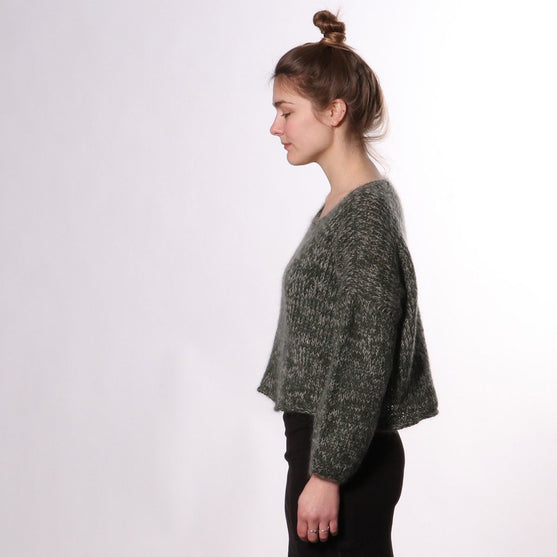 

Linea Sweater
2