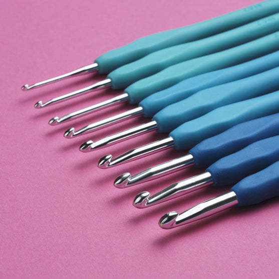 

Easy Touch Crochet Hook Set - Lagoon - 9 sizes - Hobbii
4