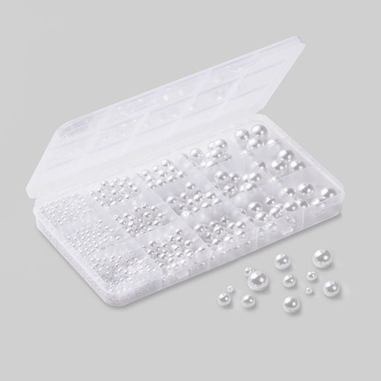 Plastic Beads in a Box - Hobbii