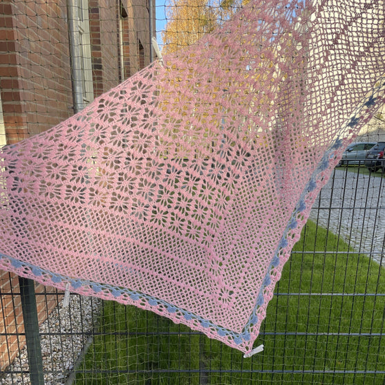 

Flower Power - Shawl
4