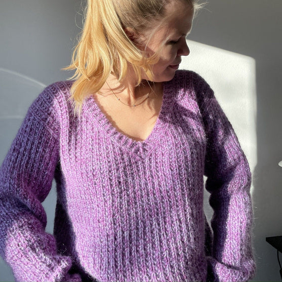 

Easy Evening Sweater - V-neck edition
1