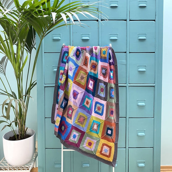 

Friends - Blanket
8