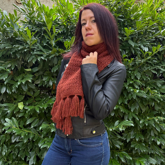 

Aira - Scarf
3