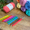 

Easy Touch Crochet Hook Set - 9 sizes - Hobbii
3