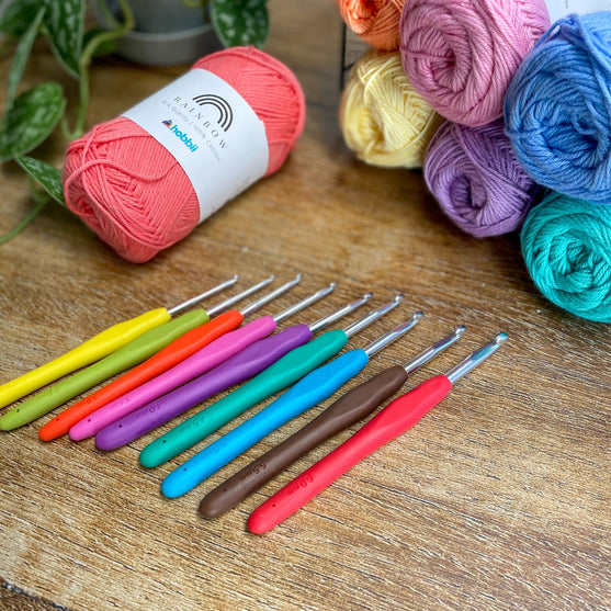 

Easy Touch Crochet Hook Set - 9 sizes - Hobbii
3