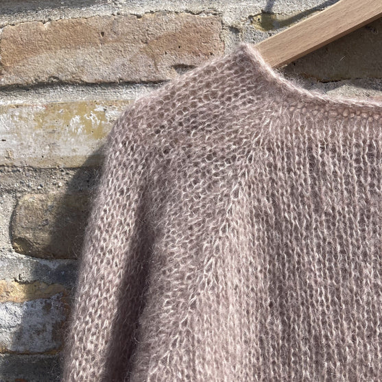 

Summer Lotus - Blouse
6