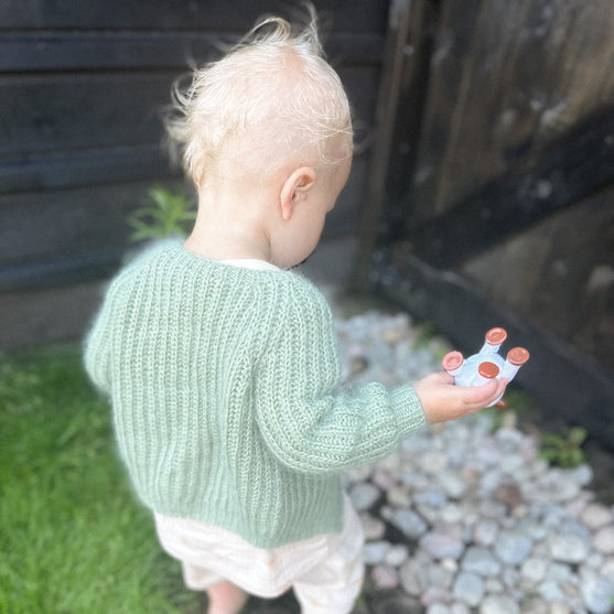 

Abros - Children’s cardigan
4