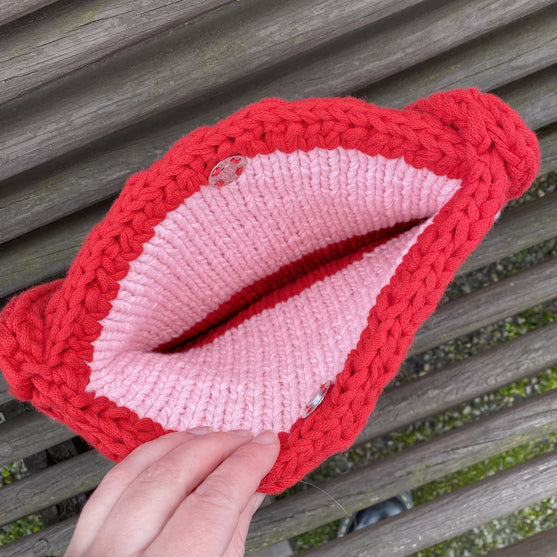 

Twisted Love - Bag
4