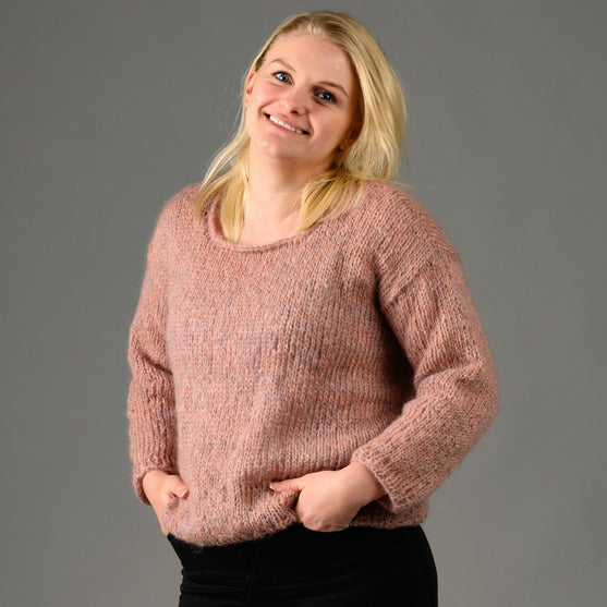 

Lola - Sweater
1