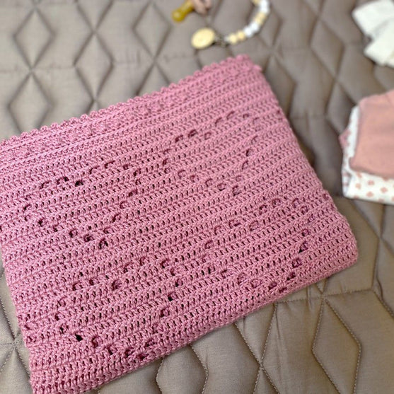 

Lovely Hearts Bamboo – Baby blanket
1