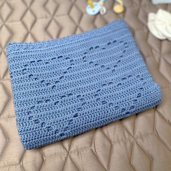 

Lovely Hearts Bamboo – Baby blanket
8