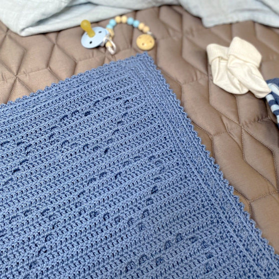 

Lovely Hearts Bamboo – Baby blanket
9