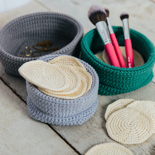 Make-up pads and pots