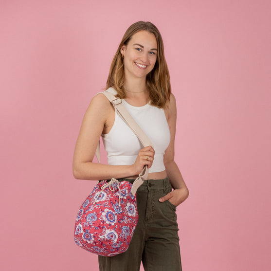 

Quilted Bucket Bag - Hobbii
3