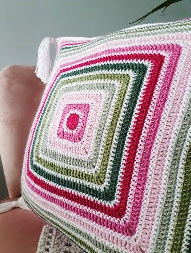 

KaleidoBobble - Cushion
4
